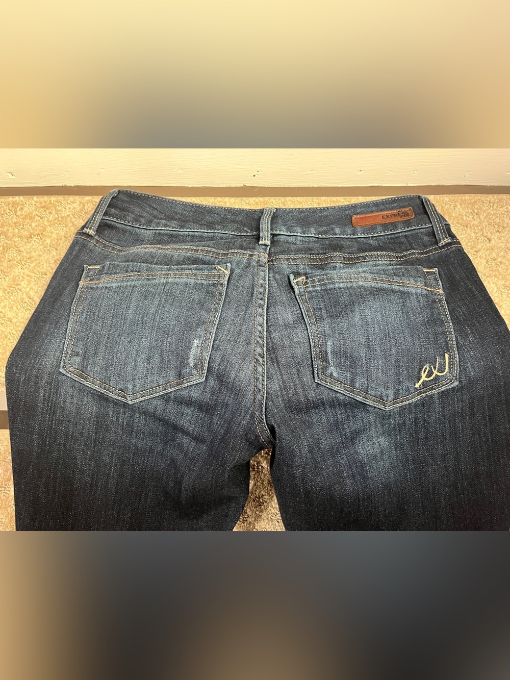 Express Women’s Stella Skinny (Straight) Jeans Size 4R but fit 2R